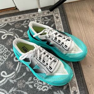 EUC New balance fuel cell size 6.5/7